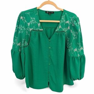 ADRIENNE VITTADINI L Green Embroidered Poet Blouse Boho Eyelet